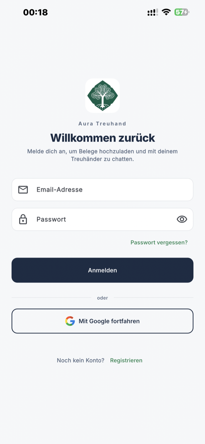 Aura Treuhand App — Anmeldebildschirm mit E-Mail- und Passwort-Login